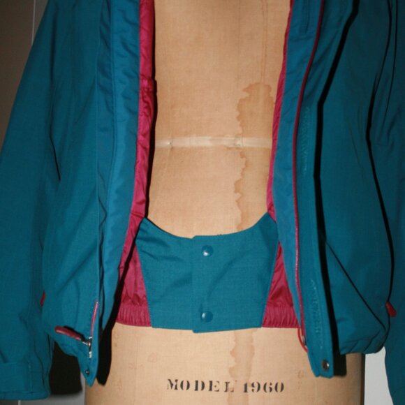 Women's North Face Coat - Picture 9 of 12